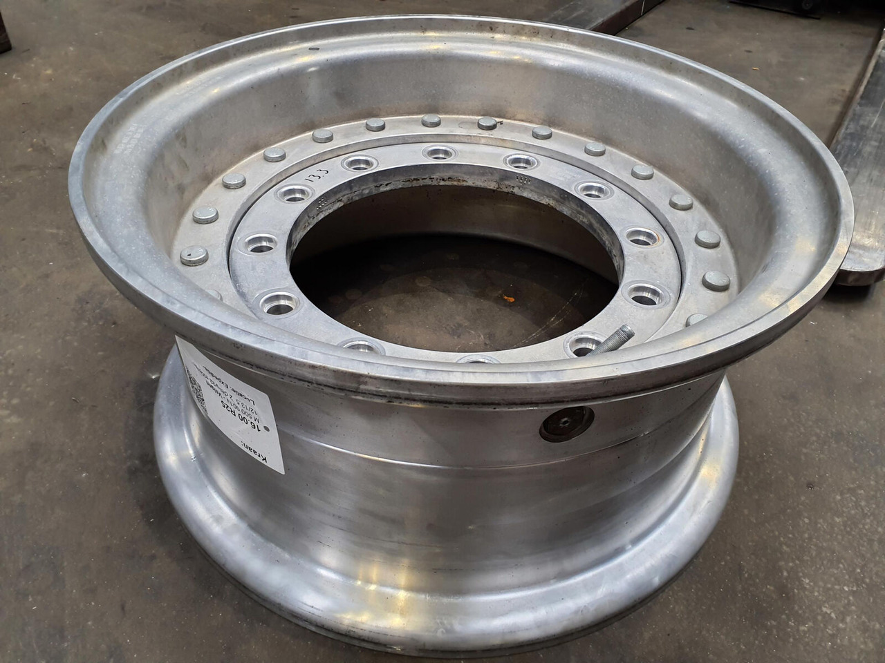 Grove Rim 445/95R25 12 13.3 2p Alu - Ζάντα για Γερανός: φωτογραφία 1 Grove Rim 445/95R25 12 13.3 2p Alu - Ζάντα για Γερανός: φωτογραφία 1