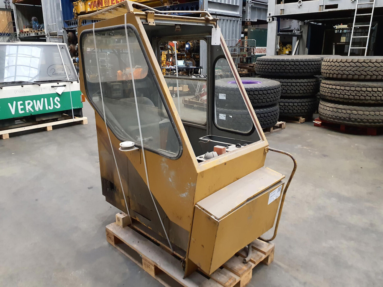 Liebherr LT 1120 upper cabin - Καμπίνα για Τηλεσκοπικός γερανός: φωτογραφία 2 Liebherr LT 1120 upper cabin - Καμπίνα για Τηλεσκοπικός γερανός: φωτογραφία 2