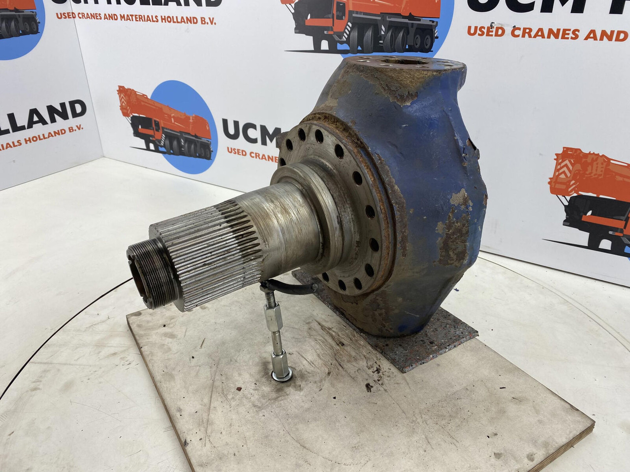 Liebherr LTM 1030-2 Steering knuckle 16 holes axle 2 - Ακραξόνιο για Τηλεσκοπικός γερανός: φωτογραφία 1 Liebherr LTM 1030-2 Steering knuckle 16 holes axle 2 - Ακραξόνιο για Τηλεσκοπικός γερανός: φωτογραφία 1