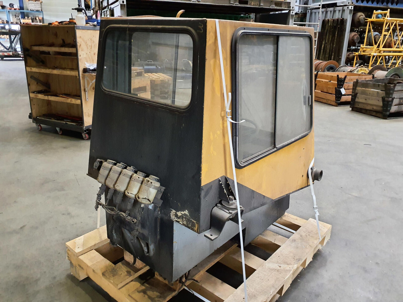 Liebherr LTM 1030 lower cabin - Καμπίνα για Τηλεσκοπικός γερανός: φωτογραφία 4 Liebherr LTM 1030 lower cabin - Καμπίνα για Τηλεσκοπικός γερανός: φωτογραφία 4