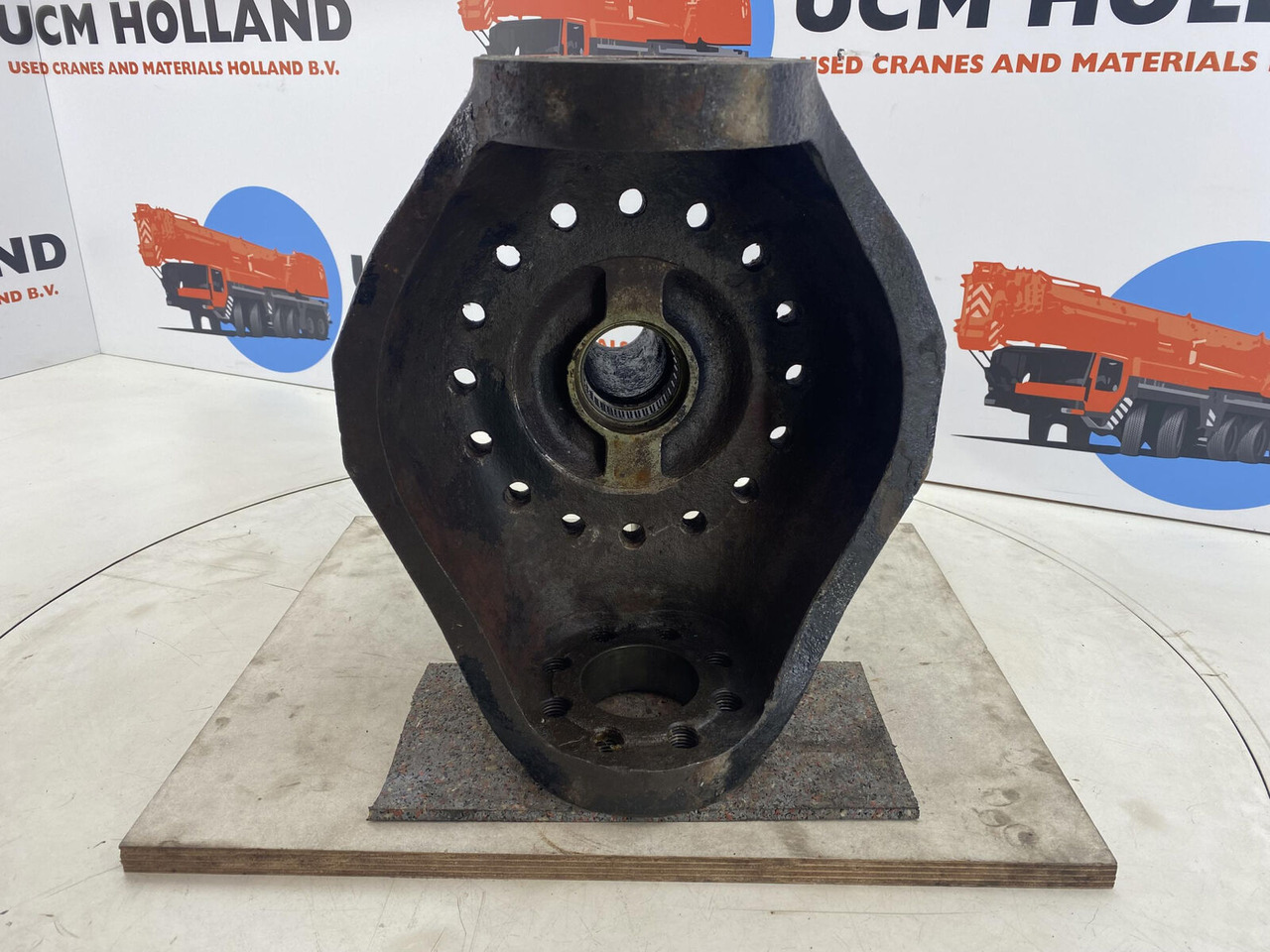 Liebherr LTM 1035 Steering knuckle 16 holes axle 1 - Ακραξόνιο για Τηλεσκοπικός γερανός: φωτογραφία 5 Liebherr LTM 1035 Steering knuckle 16 holes axle 1 - Ακραξόνιο για Τηλεσκοπικός γερανός: φωτογραφία 5
