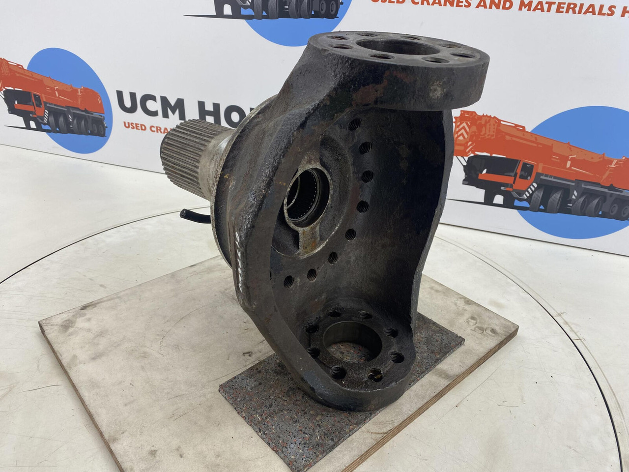 Liebherr LTM 1035 Steering knuckle 16 holes axle 1 - Ακραξόνιο για Τηλεσκοπικός γερανός: φωτογραφία 4 Liebherr LTM 1035 Steering knuckle 16 holes axle 1 - Ακραξόνιο για Τηλεσκοπικός γερανός: φωτογραφία 4
