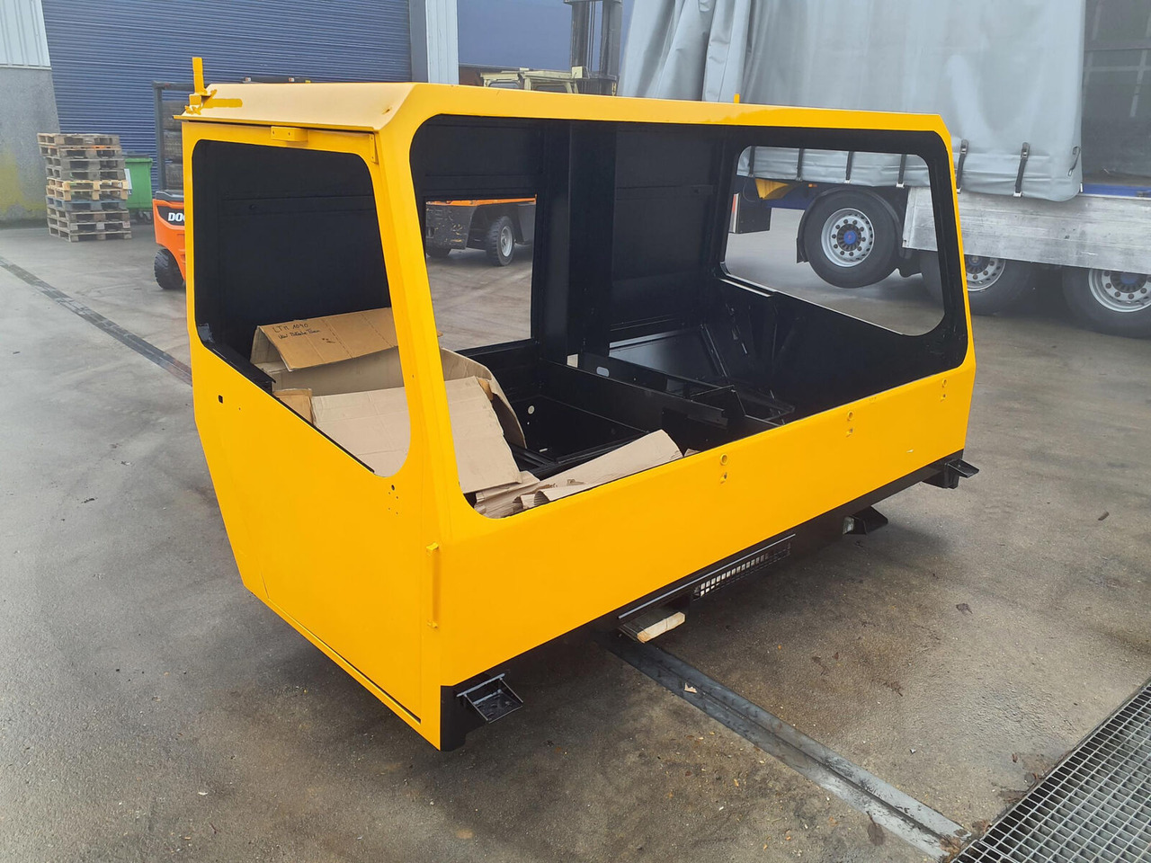 Liebherr LTM 1090 drivers cabin - Καμπίνα για Τηλεσκοπικός γερανός: φωτογραφία 2 Liebherr LTM 1090 drivers cabin - Καμπίνα για Τηλεσκοπικός γερανός: φωτογραφία 2