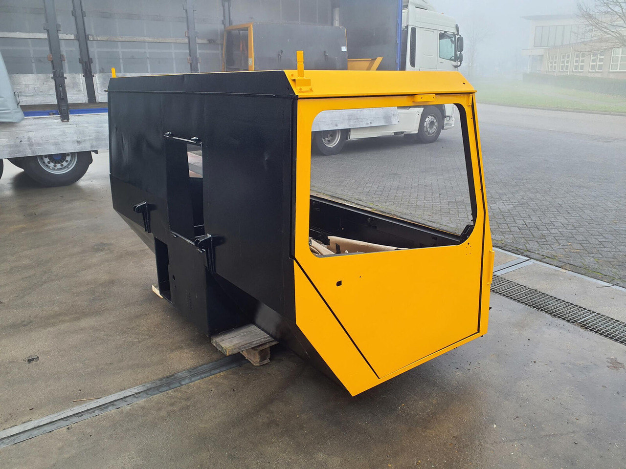 Liebherr LTM 1090 drivers cabin - Καμπίνα για Τηλεσκοπικός γερανός: φωτογραφία 3 Liebherr LTM 1090 drivers cabin - Καμπίνα για Τηλεσκοπικός γερανός: φωτογραφία 3