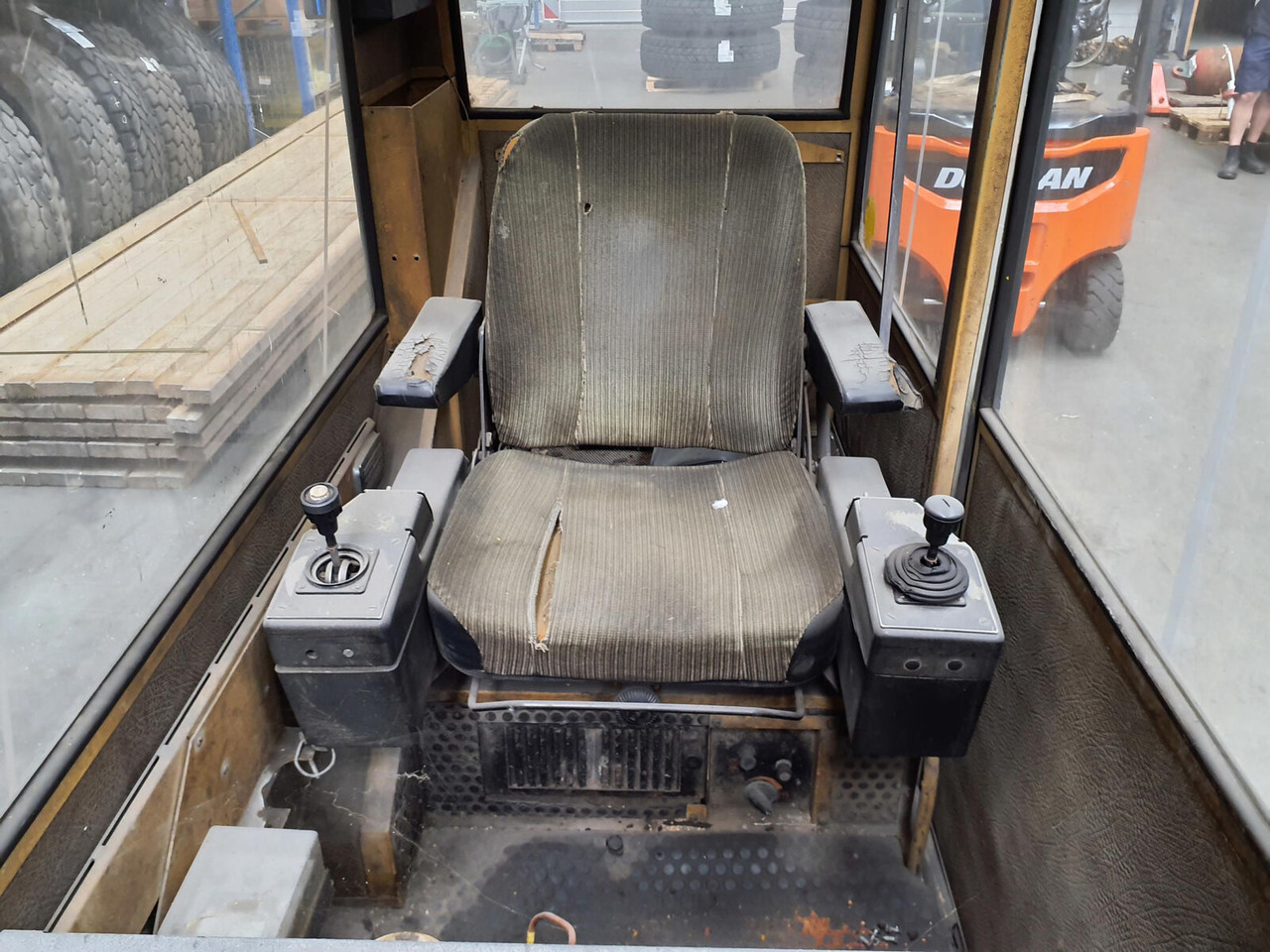 Liebherr LTM 1140 upper cabin - Καμπίνα για Τηλεσκοπικός γερανός: φωτογραφία 5 Liebherr LTM 1140 upper cabin - Καμπίνα για Τηλεσκοπικός γερανός: φωτογραφία 5