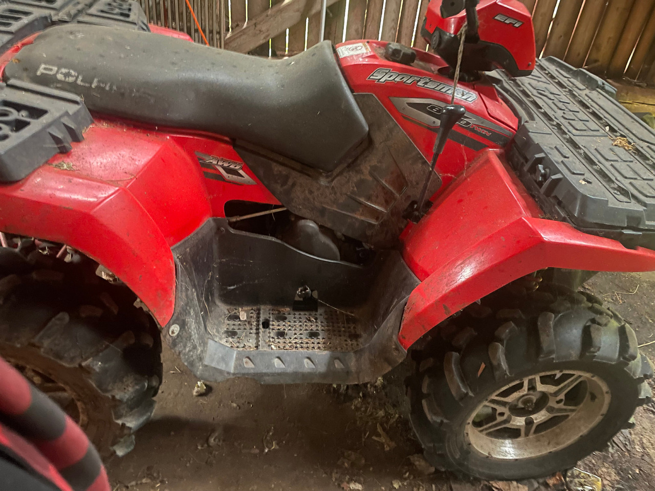 Polaris Sportsman 800 Twin - Τετράκλινα: φωτογραφία 4 Polaris Sportsman 800 Twin - Τετράκλινα: φωτογραφία 4
