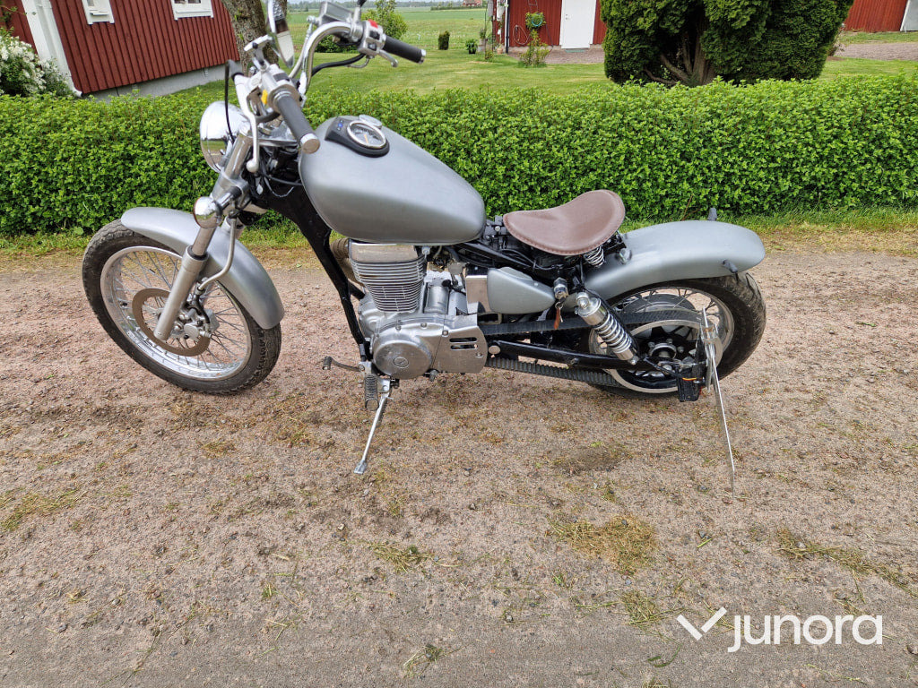 Suzuki LS 650 Bobber - Μοτοσικλέτα: φωτογραφία 4 Suzuki LS 650 Bobber - Μοτοσικλέτα: φωτογραφία 4