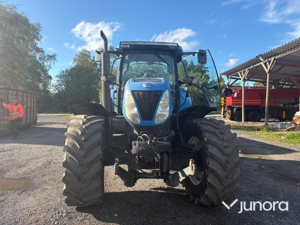 Traktor - New Holland T7040 - Τρακτέρ: φωτογραφία 2 Traktor - New Holland T7040 - Τρακτέρ: φωτογραφία 2