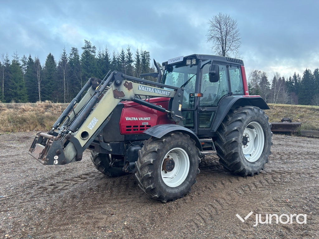 Traktor - Valtra Valmet 6550-4 Hi-Tech, med lastare - Τρακτέρ: φωτογραφία 1 Traktor - Valtra Valmet 6550-4 Hi-Tech, med lastare - Τρακτέρ: φωτογραφία 1