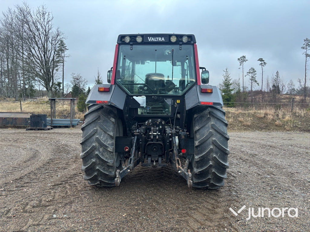 Traktor - Valtra Valmet 6550-4 Hi-Tech, med lastare - Τρακτέρ: φωτογραφία 4 Traktor - Valtra Valmet 6550-4 Hi-Tech, med lastare - Τρακτέρ: φωτογραφία 4