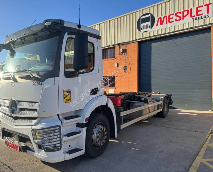 Mercedes Antos 1843 - Φορτηγό φόρτωσης γάντζου: φωτογραφία 1 Mercedes Antos 1843 - Φορτηγό φόρτωσης γάντζου: φωτογραφία 1