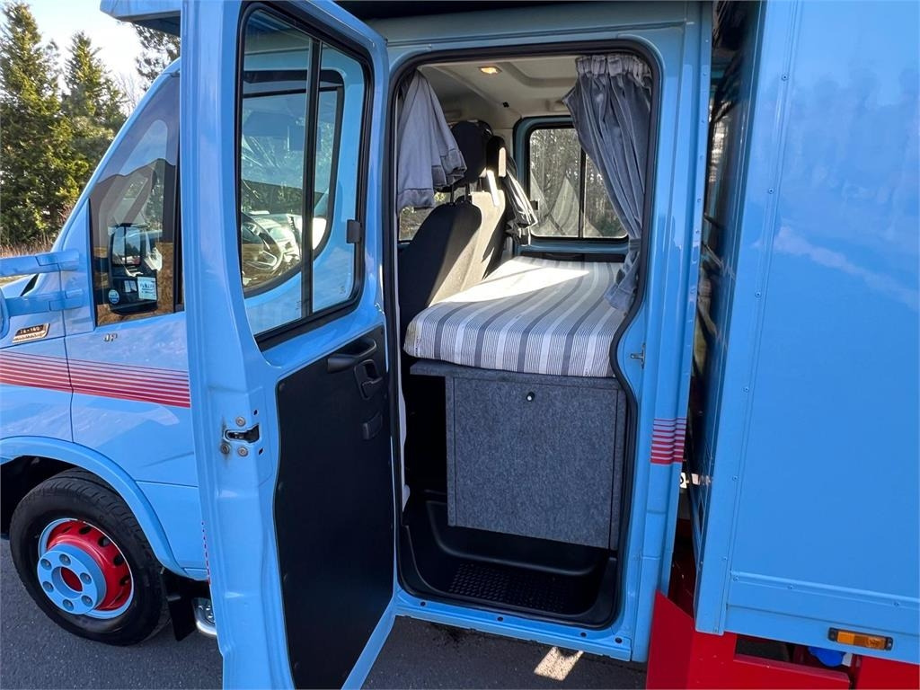 Iveco Daily 70C18 - dobbelt cab - Φορτηγό κόφα: φωτογραφία 4 Iveco Daily 70C18 - dobbelt cab - Φορτηγό κόφα: φωτογραφία 4