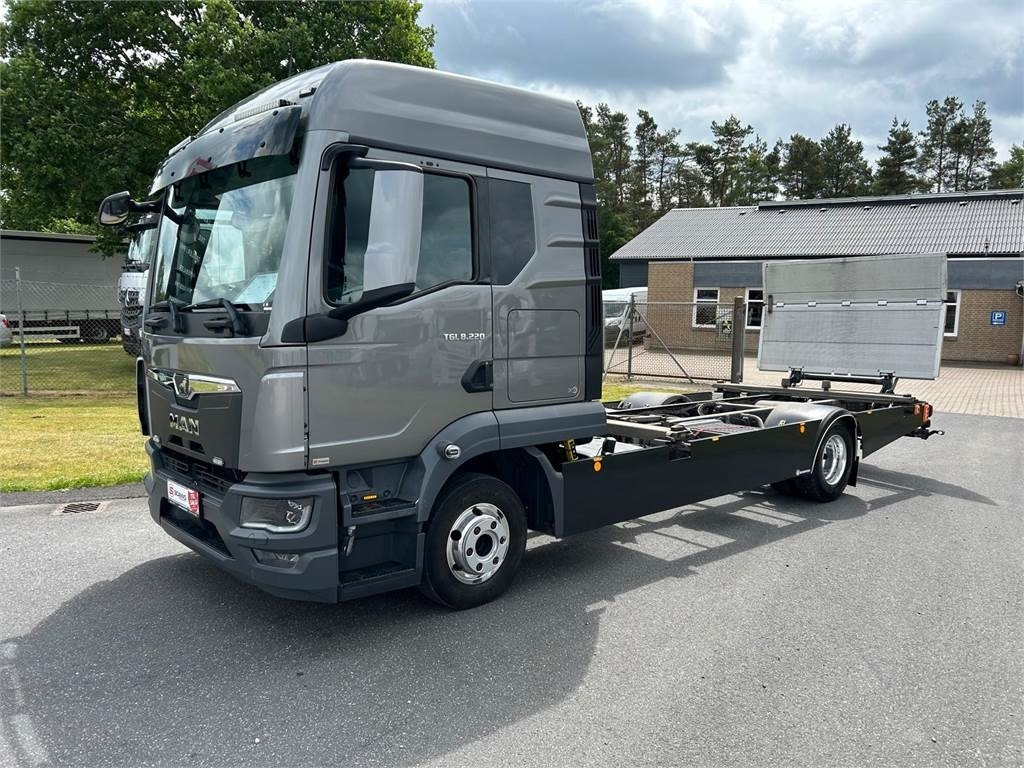 MAN TGL 8-220 4x2 BL incl. 2 stk veksellad - Φορτηγό κόφα: φωτογραφία 2 MAN TGL 8-220 4x2 BL incl. 2 stk veksellad - Φορτηγό κόφα: φωτογραφία 2