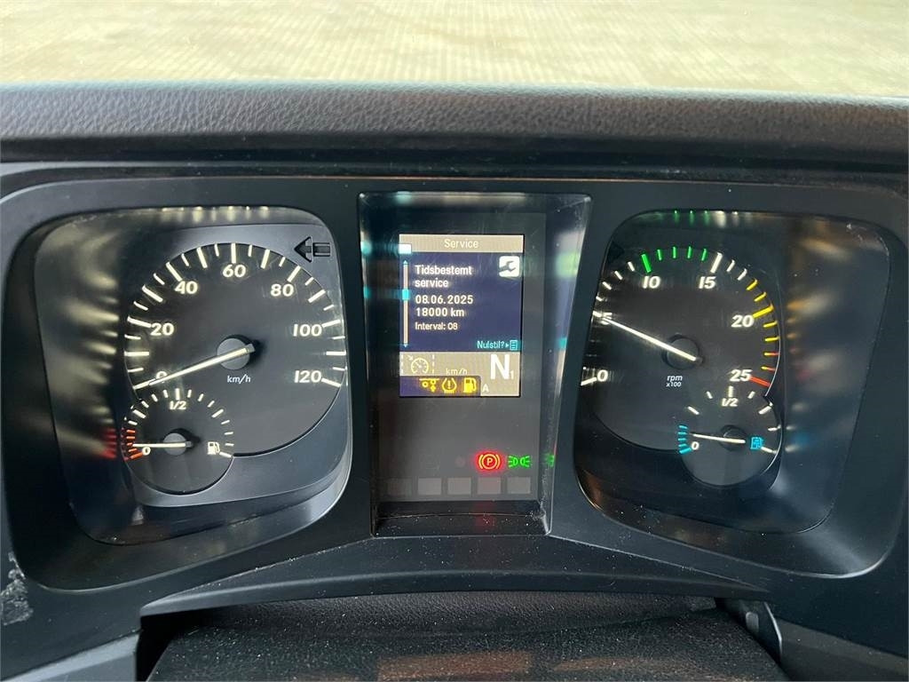 Φορτηγό κόφα Mercedes-Benz Antos 2533 L: φωτογραφία 19