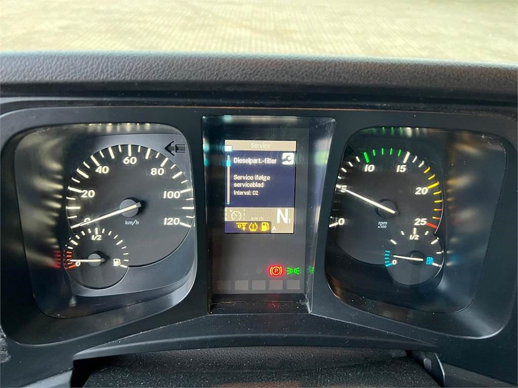 Φορτηγό κόφα Mercedes-Benz Antos 2533 L: φωτογραφία 21