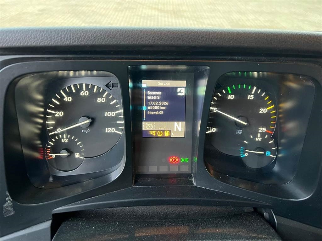 Φορτηγό κόφα Mercedes-Benz Antos 2533 L: φωτογραφία 17