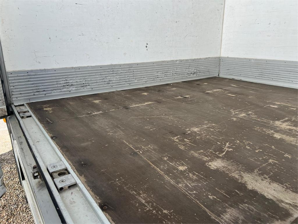 Volvo FE320 18 ton - Φορτηγό ψυγείο: φωτογραφία 5 Volvo FE320 18 ton - Φορτηγό ψυγείο: φωτογραφία 5