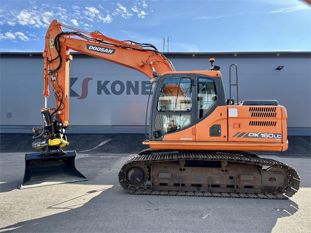 Doosan DX160LC-3 KALLISTAJA+PYÖRITTÄJÄ - Ερπυστριοφόρος εκσκαφέας: φωτογραφία 1 Doosan DX160LC-3 KALLISTAJA+PYÖRITTÄJÄ - Ερπυστριοφόρος εκσκαφέας: φωτογραφία 1