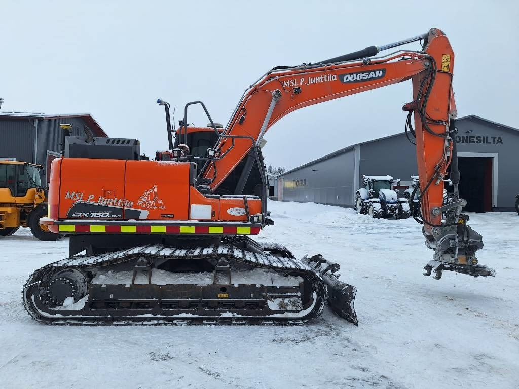 Doosan MYYTY! SOLD! DX160LCH-5 METSÄMALLI - Ερπυστριοφόρος εκσκαφέας: φωτογραφία 4 Doosan MYYTY! SOLD! DX160LCH-5 METSÄMALLI - Ερπυστριοφόρος εκσκαφέας: φωτογραφία 4