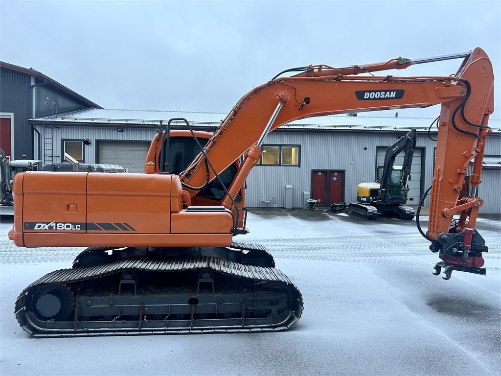 Doosan MYYTY! SOLD! DX180LCH PYÖRITTÄJÄLLÄ - Ερπυστριοφόρος εκσκαφέας: φωτογραφία 5 Doosan MYYTY! SOLD! DX180LCH PYÖRITTÄJÄLLÄ - Ερπυστριοφόρος εκσκαφέας: φωτογραφία 5