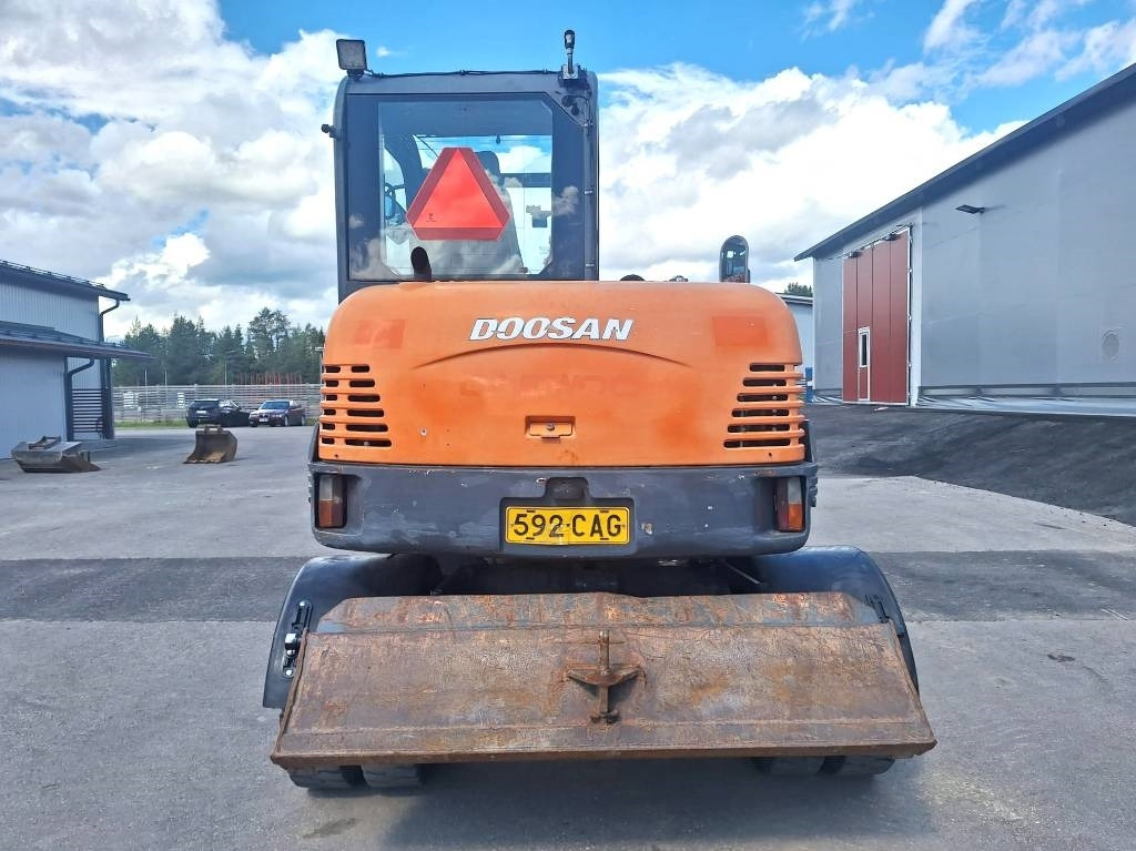 Doosan S55W PYÖRITTÄJÄLLÄ - Τροχοφόρος εκσκαφέας: φωτογραφία 3 Doosan S55W PYÖRITTÄJÄLLÄ - Τροχοφόρος εκσκαφέας: φωτογραφία 3