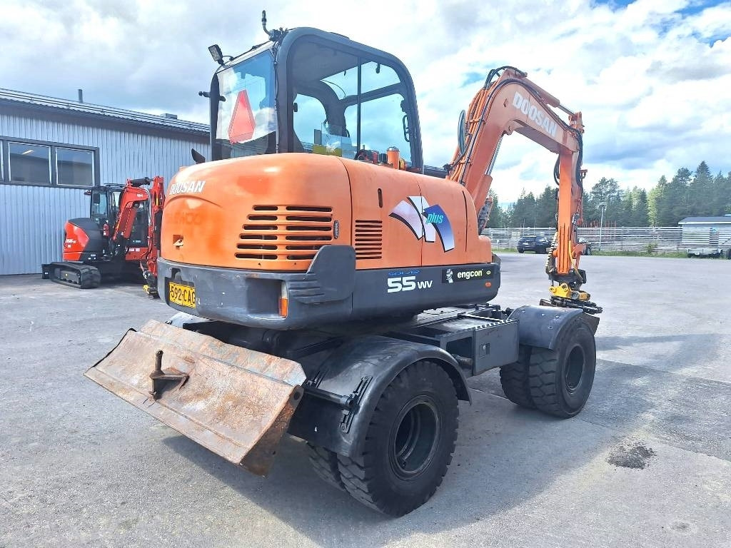 Doosan S55W PYÖRITTÄJÄLLÄ - Τροχοφόρος εκσκαφέας: φωτογραφία 4 Doosan S55W PYÖRITTÄJÄLLÄ - Τροχοφόρος εκσκαφέας: φωτογραφία 4