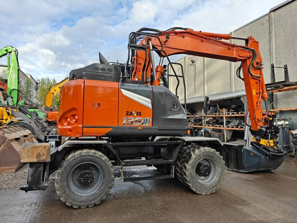 Hitachi ZX135W-7 VARUSTELTU - Τροχοφόρος εκσκαφέας: φωτογραφία 4 Hitachi ZX135W-7 VARUSTELTU - Τροχοφόρος εκσκαφέας: φωτογραφία 4