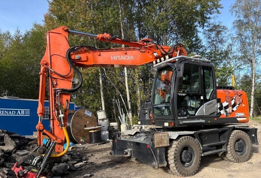 Hitachi ZX170W-6 + Peräkärry 2-akselinen - Τροχοφόρος εκσκαφέας: φωτογραφία 1 Hitachi ZX170W-6 + Peräkärry 2-akselinen - Τροχοφόρος εκσκαφέας: φωτογραφία 1