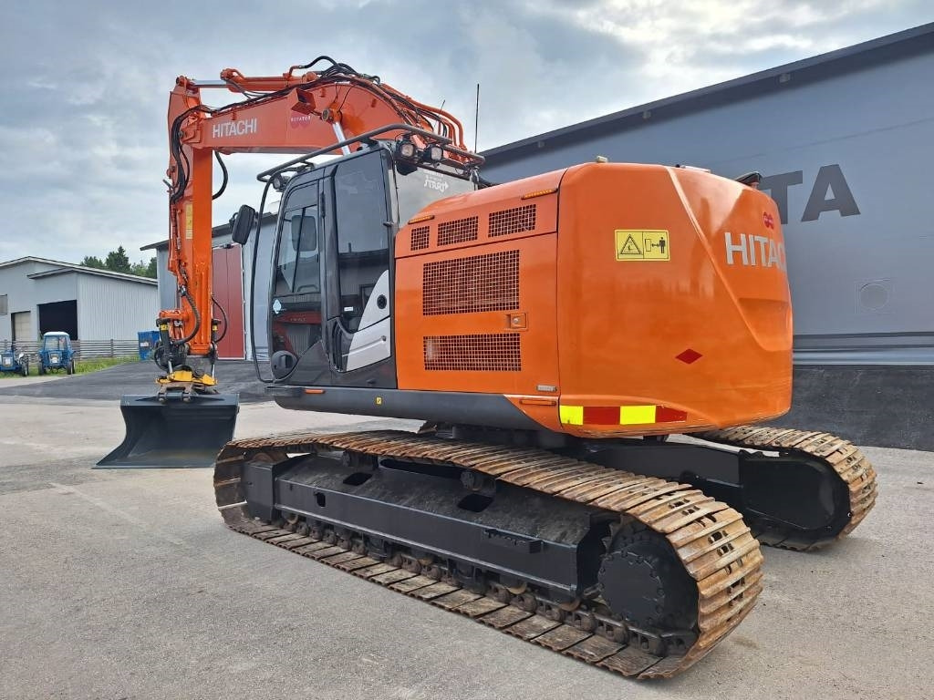 Hitachi ZX225USLC-5 PYÖRITTÄJÄLLÄ - Ερπυστριοφόρος εκσκαφέας: φωτογραφία 2 Hitachi ZX225USLC-5 PYÖRITTÄJÄLLÄ - Ερπυστριοφόρος εκσκαφέας: φωτογραφία 2