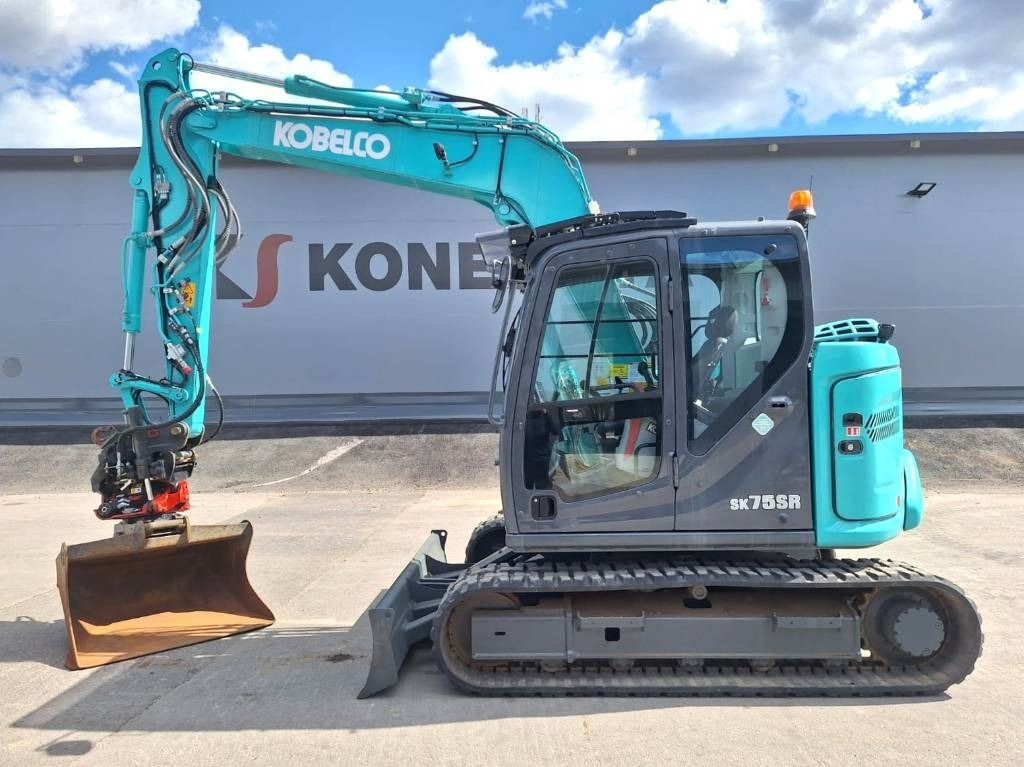 Kobelco MYYTY! SOLD! SK75SR-7 PYÖRITTÄJÄLLÄ - Μίνι εκσκαφέας: φωτογραφία 1 Kobelco MYYTY! SOLD! SK75SR-7 PYÖRITTÄJÄLLÄ - Μίνι εκσκαφέας: φωτογραφία 1