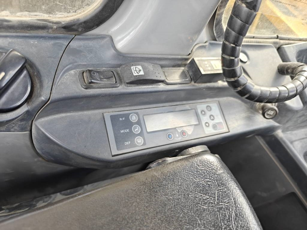 New Holland E225BSR ENGCONILLA - Ερπυστριοφόρος εκσκαφέας: φωτογραφία 3 New Holland E225BSR ENGCONILLA - Ερπυστριοφόρος εκσκαφέας: φωτογραφία 3