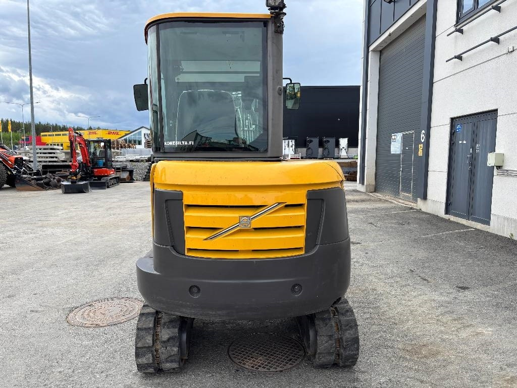 Volvo EC27C PYÖRITTÄJÄLLÄ - Μίνι εκσκαφέας: φωτογραφία 3 Volvo EC27C PYÖRITTÄJÄLLÄ - Μίνι εκσκαφέας: φωτογραφία 3