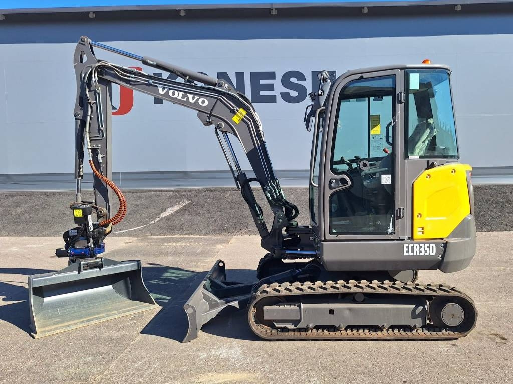 Volvo EC35D PYÖRITTÄJÄLLÄ - Μίνι εκσκαφέας: φωτογραφία 1 Volvo EC35D PYÖRITTÄJÄLLÄ - Μίνι εκσκαφέας: φωτογραφία 1