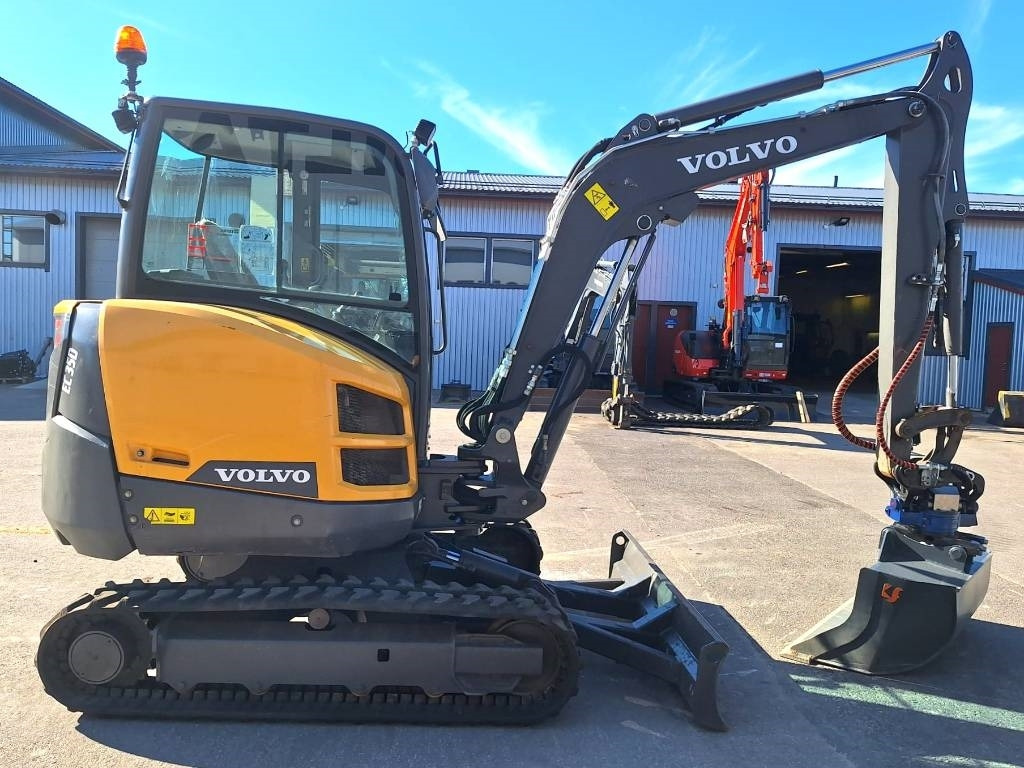 Volvo EC35D PYÖRITTÄJÄLLÄ - Μίνι εκσκαφέας: φωτογραφία 5 Volvo EC35D PYÖRITTÄJÄLLÄ - Μίνι εκσκαφέας: φωτογραφία 5