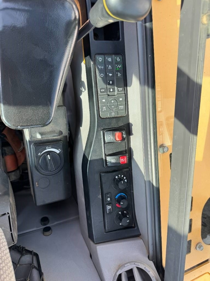 Μίνι εκσκαφέας Volvo ECR58D PYÖRITTÄJÄLLÄ: φωτογραφία 17