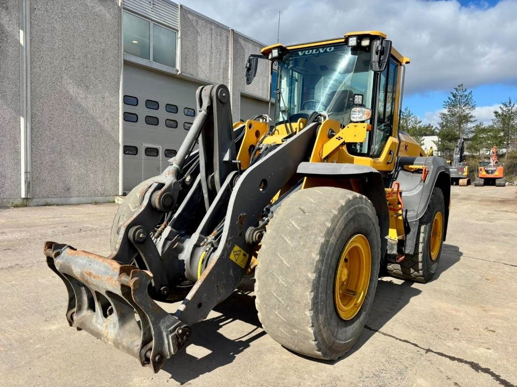 Volvo L110H VIPUOHJAUS YM. - Ελαστιχοφόρος φορτωτής: φωτογραφία 2 Volvo L110H VIPUOHJAUS YM. - Ελαστιχοφόρος φορτωτής: φωτογραφία 2