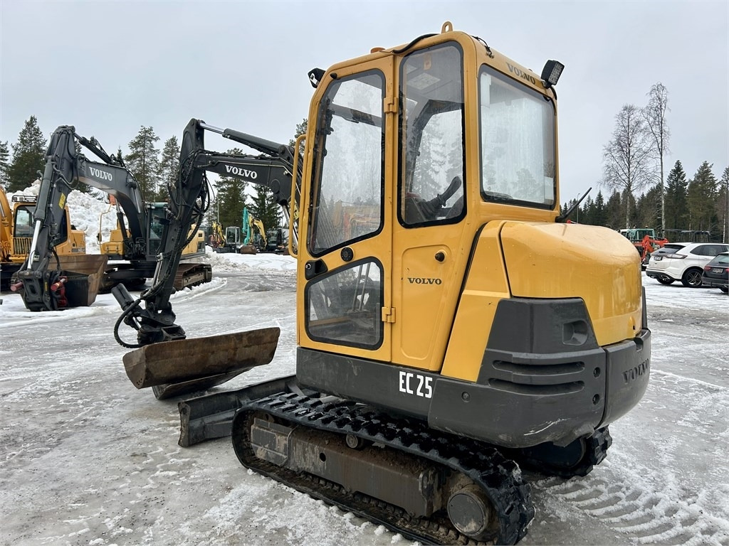 Volvo MYYTY! SOLD! EC25 KALLISTAJA, 2-KAUHAA - Μίνι εκσκαφέας: φωτογραφία 2 Volvo MYYTY! SOLD! EC25 KALLISTAJA, 2-KAUHAA - Μίνι εκσκαφέας: φωτογραφία 2