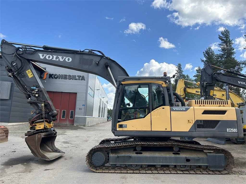 Volvo MYYTY! SOLD! EC250DNL PYÖRITTÄJÄLLÄ - Ερπυστριοφόρος εκσκαφέας: φωτογραφία 1 Volvo MYYTY! SOLD! EC250DNL PYÖRITTÄJÄLLÄ - Ερπυστριοφόρος εκσκαφέας: φωτογραφία 1