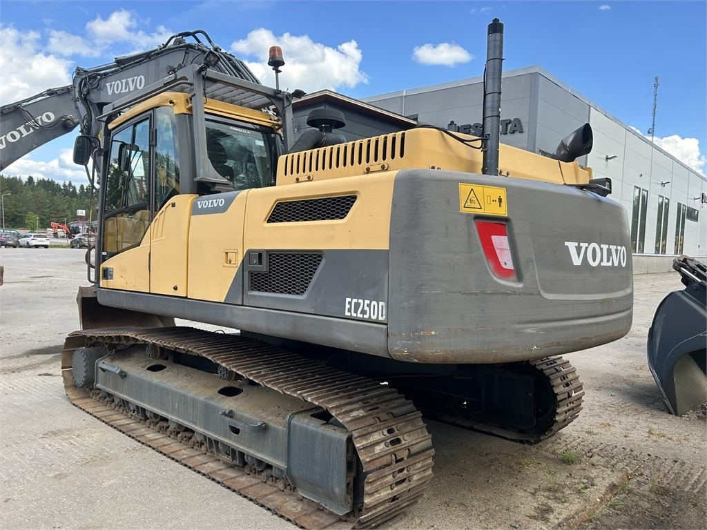 Volvo MYYTY! SOLD! EC250DNL PYÖRITTÄJÄLLÄ - Ερπυστριοφόρος εκσκαφέας: φωτογραφία 3 Volvo MYYTY! SOLD! EC250DNL PYÖRITTÄJÄLLÄ - Ερπυστριοφόρος εκσκαφέας: φωτογραφία 3