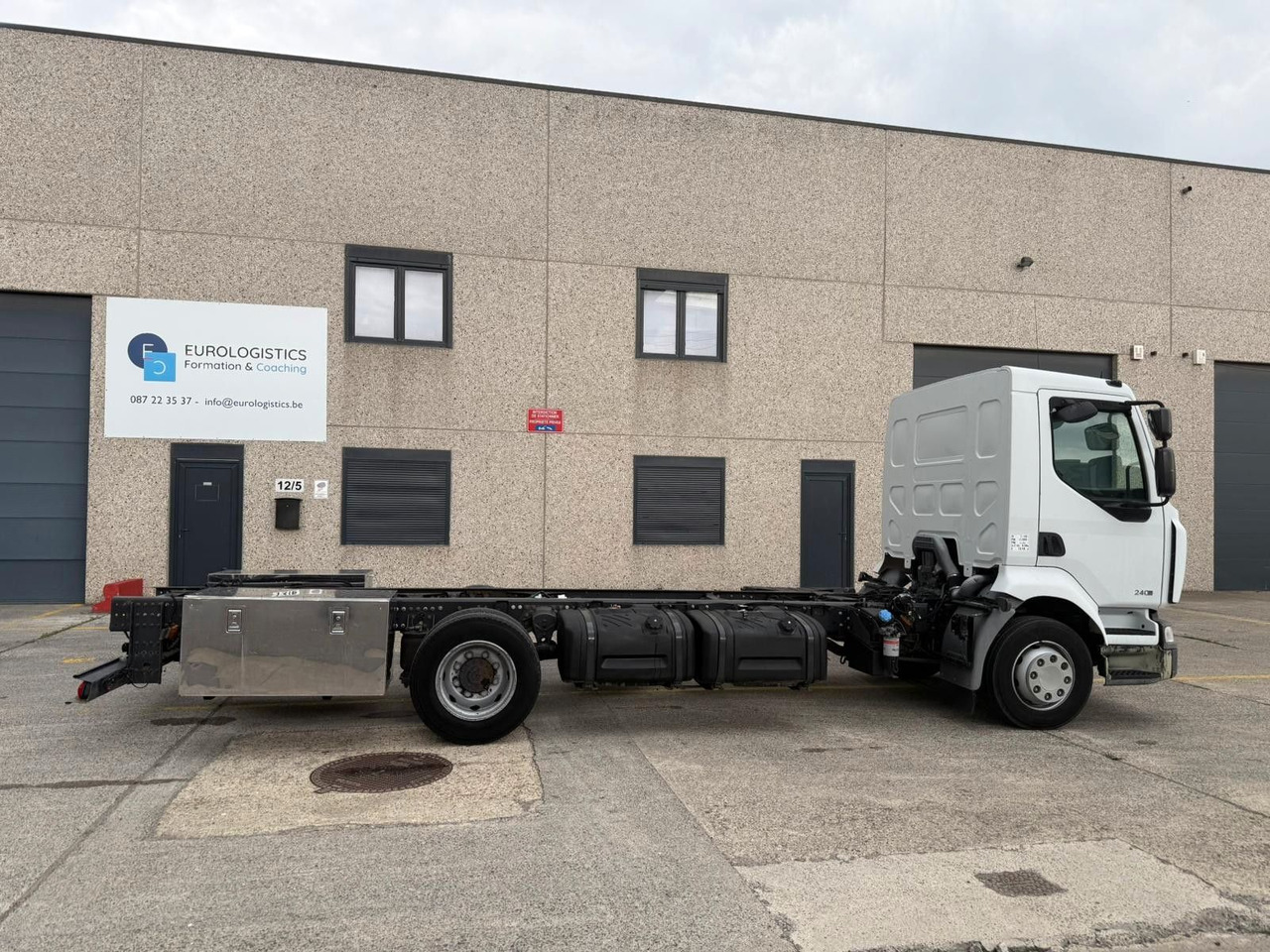 Renault Midlum 240dXi. Klima. 225.000km. - Φορτηγό σασί: φωτογραφία 3 Renault Midlum 240dXi. Klima. 225.000km. - Φορτηγό σασί: φωτογραφία 3