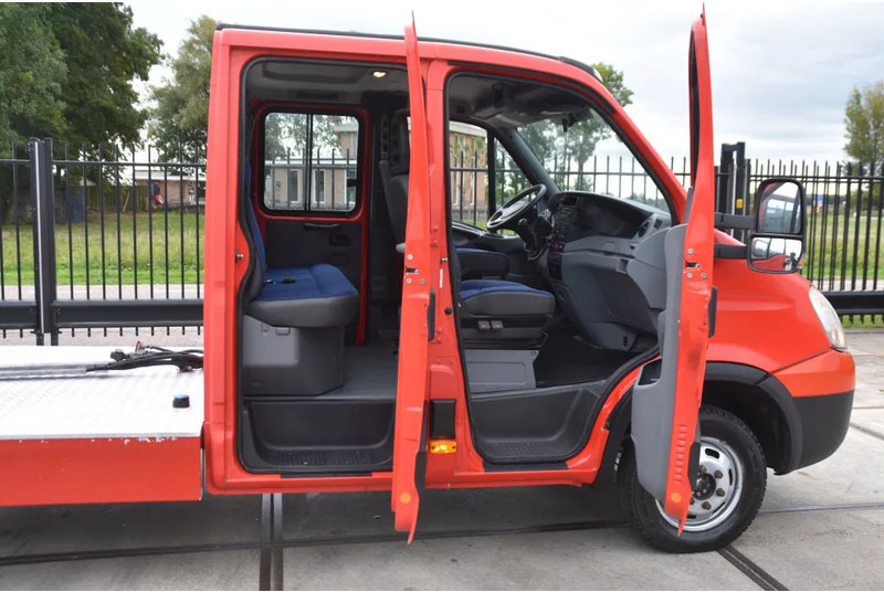 Iveco 40C18 - MANUAL - EURO 4 - 341 TKM - RADIO - BACKSEAT - 4 DOORS - GOOD CONDITION - - Τράκτορας: φωτογραφία 4 Iveco 40C18 - MANUAL - EURO 4 - 341 TKM - RADIO - BACKSEAT - 4 DOORS - GOOD CONDITION - - Τράκτορας: φωτογραφία 4