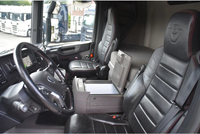 Scania R520 V8 NGS 6x2/4 - 701 TKM - NAVI - LEATHER SEATS - ALCOA'S - LED LIGHTS - TOP CONDITION - - Τράκτορας: φωτογραφία 5 Scania R520 V8 NGS 6x2/4 - 701 TKM - NAVI - LEATHER SEATS - ALCOA'S - LED LIGHTS - TOP CONDITION - - Τράκτορας: φωτογραφία 5