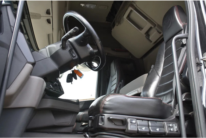 Scania R520 V8 NGS 6x2/4 - 701 TKM - NAVI - LEATHER SEATS - ALCOA'S - LED LIGHTS - TOP CONDITION - - Τράκτορας: φωτογραφία 4 Scania R520 V8 NGS 6x2/4 - 701 TKM - NAVI - LEATHER SEATS - ALCOA'S - LED LIGHTS - TOP CONDITION - - Τράκτορας: φωτογραφία 4