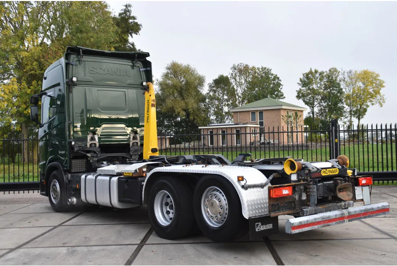 Scania S500 NGS 6x2*4 - HOOKLIFT - RETARDER - 375 TKM - PARK. AIRCO - WHEELBASE: 475 CM - PTO - EXCELLENT CONDITION - - Φορτηγό φόρτωσης γάντζου: φωτογραφία 3 Scania S500 NGS 6x2*4 - HOOKLIFT - RETARDER - 375 TKM - PARK. AIRCO - WHEELBASE: 475 CM - PTO - EXCELLENT CONDITION - - Φορτηγό φόρτωσης γάντζου: φωτογραφία 3