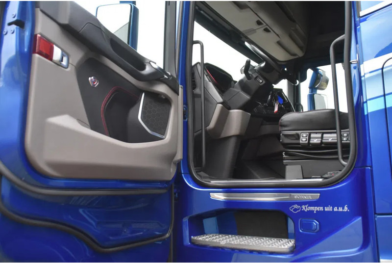 Scania S520 V8 NGS 4x2NB - RETARDER - 691 TKM - FULL AIR - PARK. AIRCO - 2 x FUEL TANKS - LED - PAINTED WHEELS - LIKE NEW ! - Τράκτορας: φωτογραφία 4 Scania S520 V8 NGS 4x2NB - RETARDER - 691 TKM - FULL AIR - PARK. AIRCO - 2 x FUEL TANKS - LED - PAINTED WHEELS - LIKE NEW ! - Τράκτορας: φωτογραφία 4