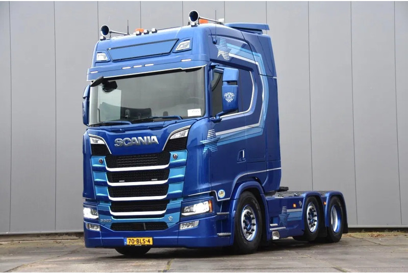Scania S520 V8 NGS 4x2NB - RETARDER - 691 TKM - FULL AIR - PARK. AIRCO - 2 x FUEL TANKS - LED - PAINTED WHEELS - LIKE NEW ! - Τράκτορας: φωτογραφία 2 Scania S520 V8 NGS 4x2NB - RETARDER - 691 TKM - FULL AIR - PARK. AIRCO - 2 x FUEL TANKS - LED - PAINTED WHEELS - LIKE NEW ! - Τράκτορας: φωτογραφία 2