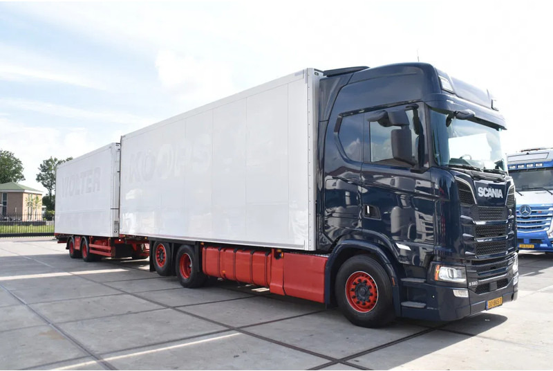 Scania S520 V8 NGS 6x2*4NB + SCHMITZ ZKO 20 - THERMO KING - RETARDER - FULL AIR - WHEELBASE: 515 CM - TOP CONDITION - - Φορτηγό ψυγείο: φωτογραφία 4 Scania S520 V8 NGS 6x2*4NB + SCHMITZ ZKO 20 - THERMO KING - RETARDER - FULL AIR - WHEELBASE: 515 CM - TOP CONDITION - - Φορτηγό ψυγείο: φωτογραφία 4