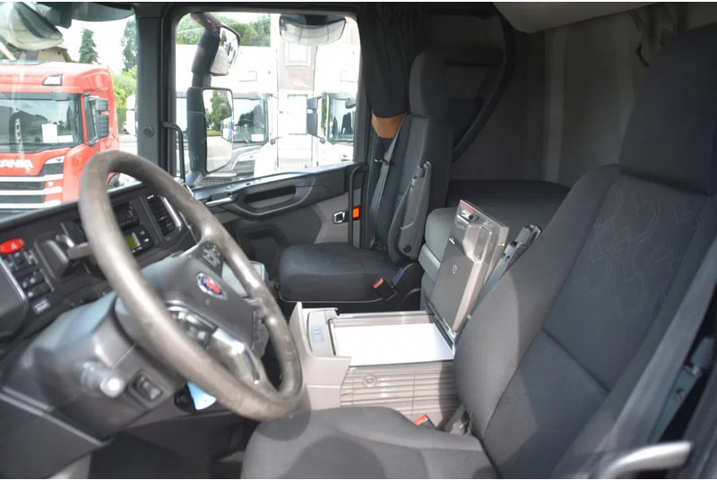 Scania S520 V8 NGS 6x2*4NB + SCHMITZ ZKO 20 - THERMO KING - RETARDER - FULL AIR - WHEELBASE: 515 CM - TOP CONDITION - - Φορτηγό ψυγείο: φωτογραφία 5 Scania S520 V8 NGS 6x2*4NB + SCHMITZ ZKO 20 - THERMO KING - RETARDER - FULL AIR - WHEELBASE: 515 CM - TOP CONDITION - - Φορτηγό ψυγείο: φωτογραφία 5