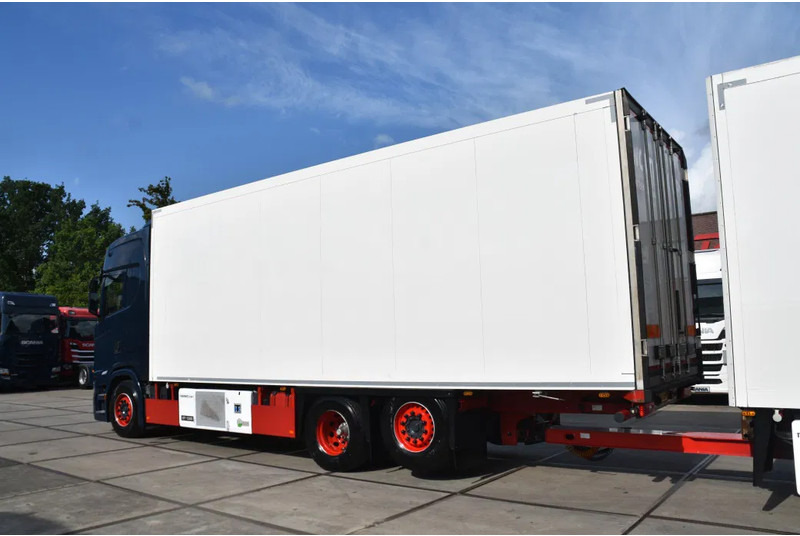 Scania S520 V8 NGS 6x2*4NB - THERMO KING - RETARDER - FULL AIR - WHEELBASE: 515 CM - LED LIGHTS - TOP CONDITION - - Φορτηγό ψυγείο: φωτογραφία 3 Scania S520 V8 NGS 6x2*4NB - THERMO KING - RETARDER - FULL AIR - WHEELBASE: 515 CM - LED LIGHTS - TOP CONDITION - - Φορτηγό ψυγείο: φωτογραφία 3