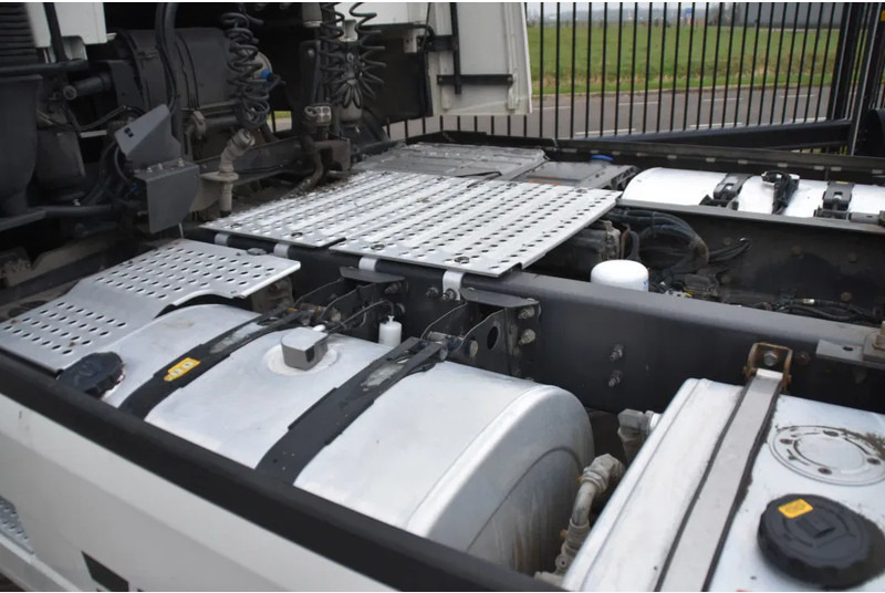 Τράκτορας Volvo FH 460 Globe 4x2 - FULL AIR - 628 TKM - HYDRAULIC SYSTEM - PTO - NAVI - 2 x FUEL TANKS -: φωτογραφία 8